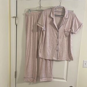 🧡 Women’s Rae Dunn ‘Need Coffee’ Blush Leopard Pajama Set